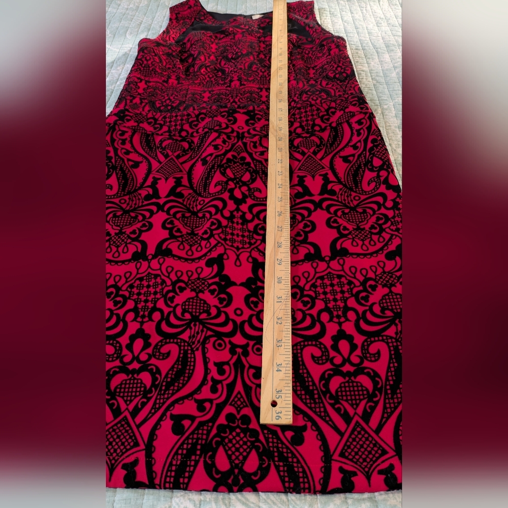 eci Red And Black Flocked Dress With Lace Detail. Size 8. - Picture 5 of 11